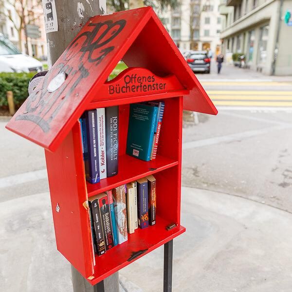 Bücherfenster – Helvetiagärtli