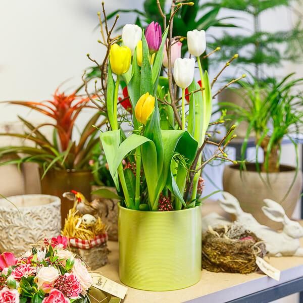 floral design – Tulpengesteck 